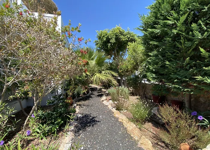 Kalya Bed & Breakfast 4*