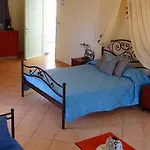 Kalya Oda ve Kahvaltı Kamári