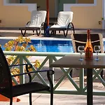 Kalya Oda ve Kahvaltı 4*