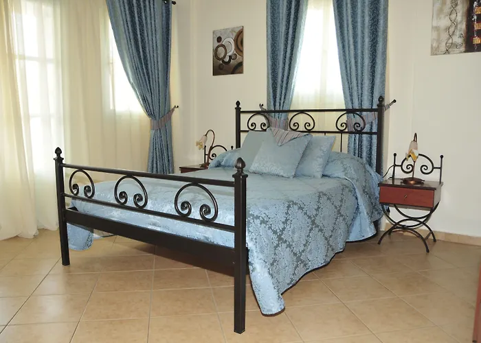 Couette-café Kalya 4*